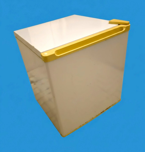 White yellow chest freezer - &,